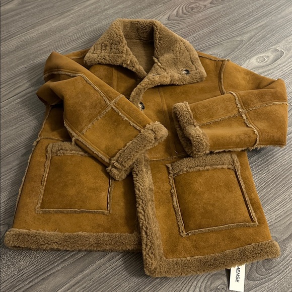 Reversible Shearling Collared Jacket - Picture 6 of 6